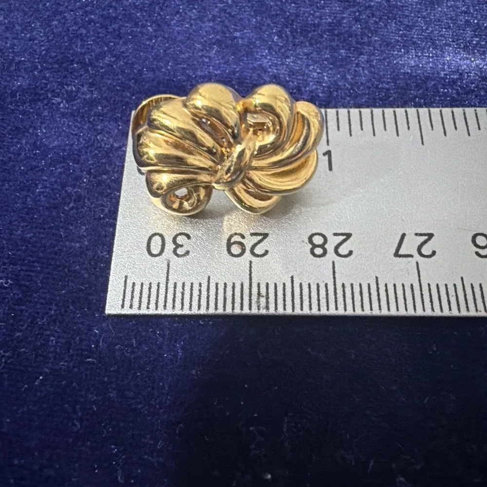 Vintage 50s Signed MONET Gold tone Polished BOW Clip-On Earrings